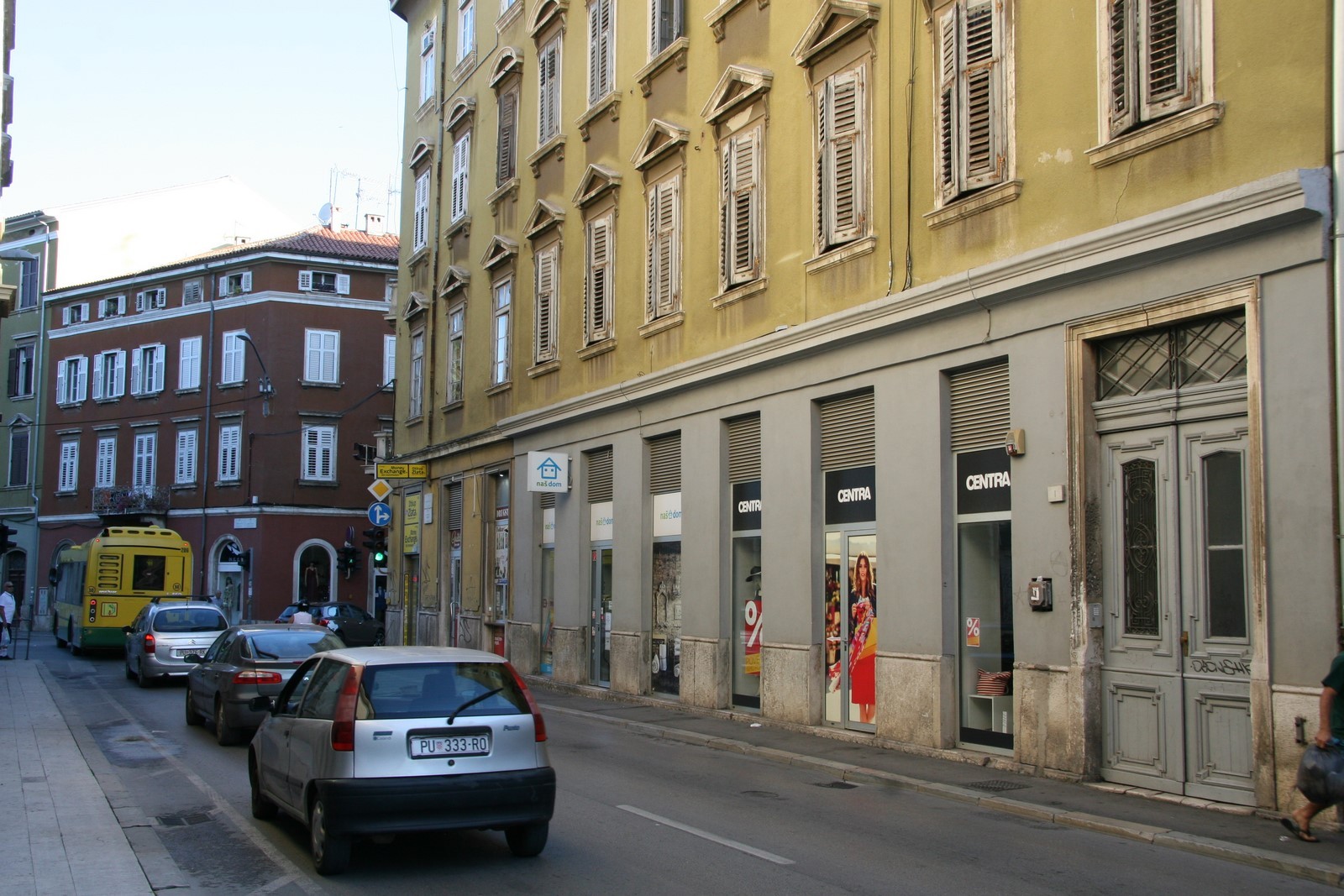 Apartments_Stylish-_Pula_Croatia_Kroatien_Istra_-Küste_von_-Pula_Riviera_Istria_Istrien_Hotel_Ferienwohnungen_Booking_Holiday_rentals_Ferienwohnungen_-Deals_Angebote_7016
